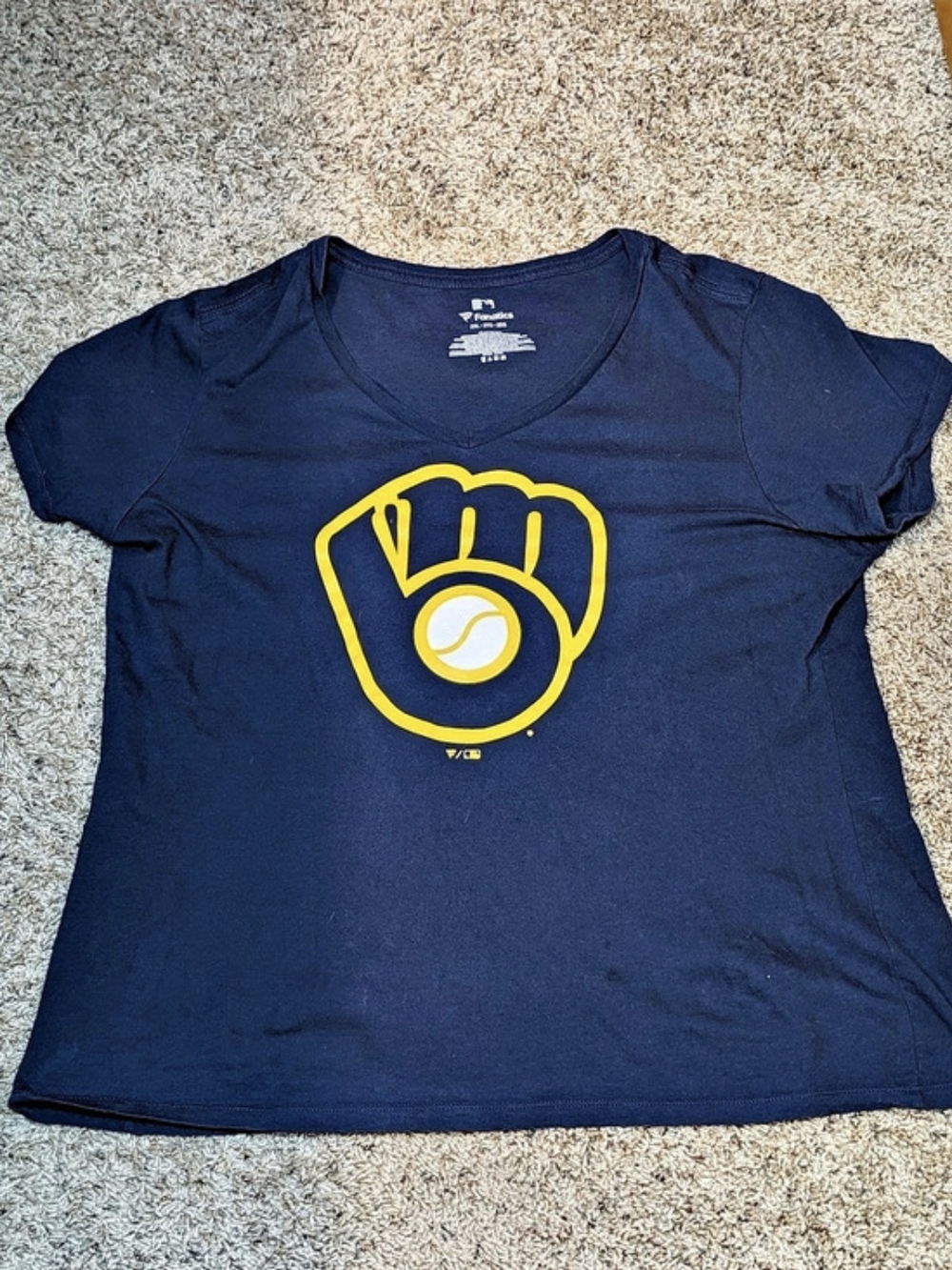 Fanatics Milwaukee Brewers Fanatics Logo V-Neck T-Shirt Logo V-Neck T-Shirt 2XL